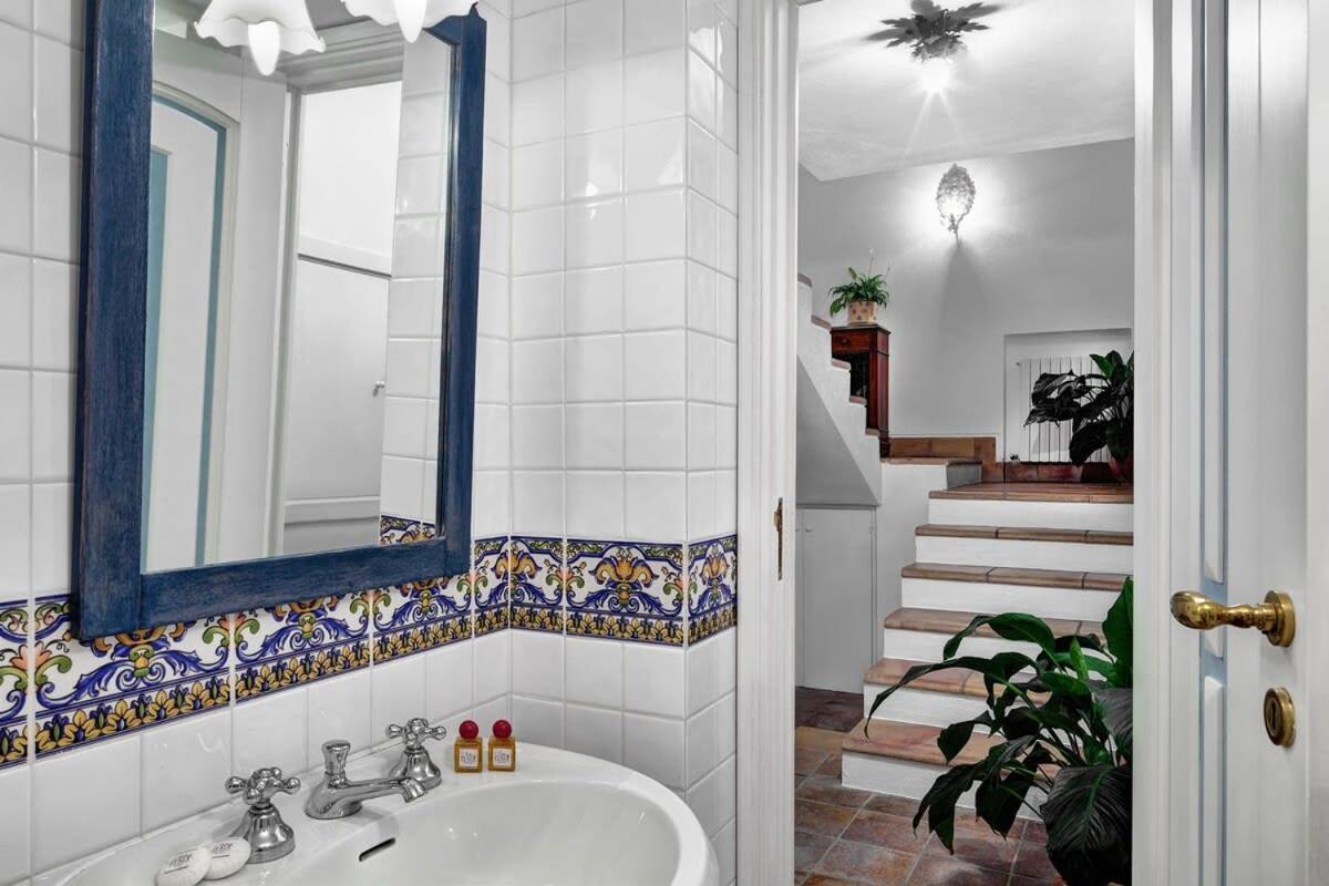 Fondo Turiello Villa Gardens Pool And Guest Services Sant'Agata sui due Golfi Exterior photo