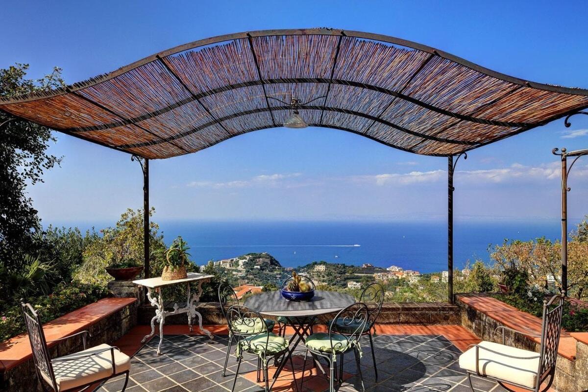 Fondo Turiello Villa Gardens Pool And Guest Services Sant'Agata sui due Golfi Exterior photo